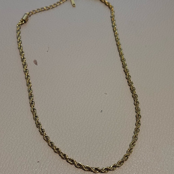 Classic Gold Twisted Chain Necklace - Picture 1 of 1